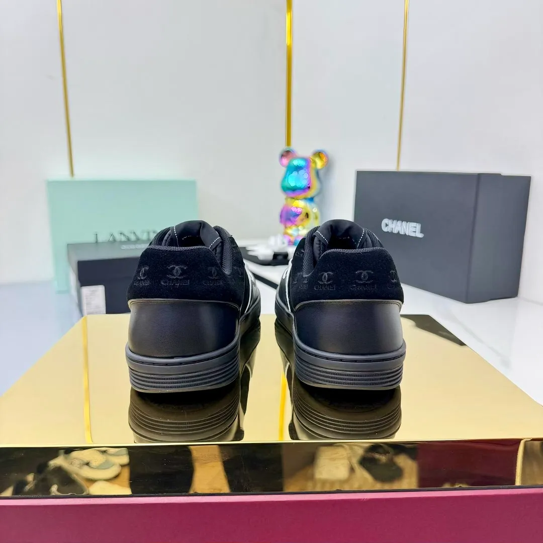 👟👟Ex-factory price 620👟👟High quality! ! ! CHANEL Chanel 25A latest thick-soled casual sports shoes. The counter is synchronized. The counter is very popular. It is a shoe that is very difficult to buy. The most popular thick-soled casual shoes on the Internet. As you can imagine, the most popular thick-soled casual shoes can not be missed. It has both good looks and comfort. Simple and versatile. The thick sole increases the height and is super versatile. Whoever wears it will look better. Upper: cowhide stitching. Lining: breathable mesh. Outsole: TPU original outsole. Size: 35-41 👉
